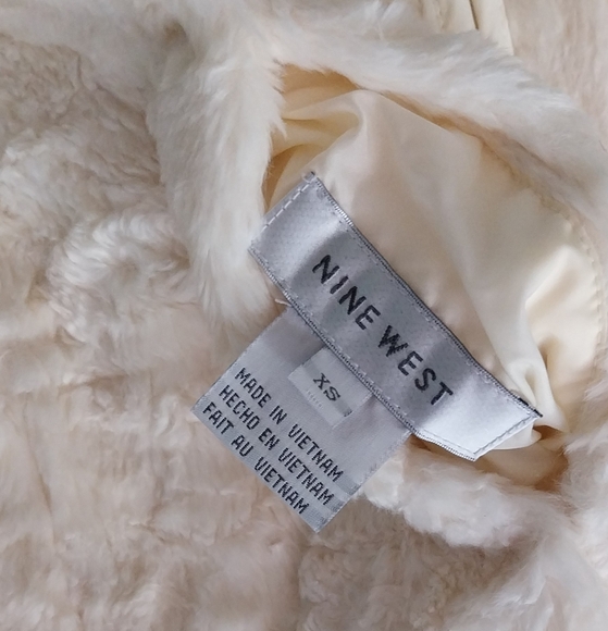 Beautiful faux fur Reversible vest - Picture 11 of 12